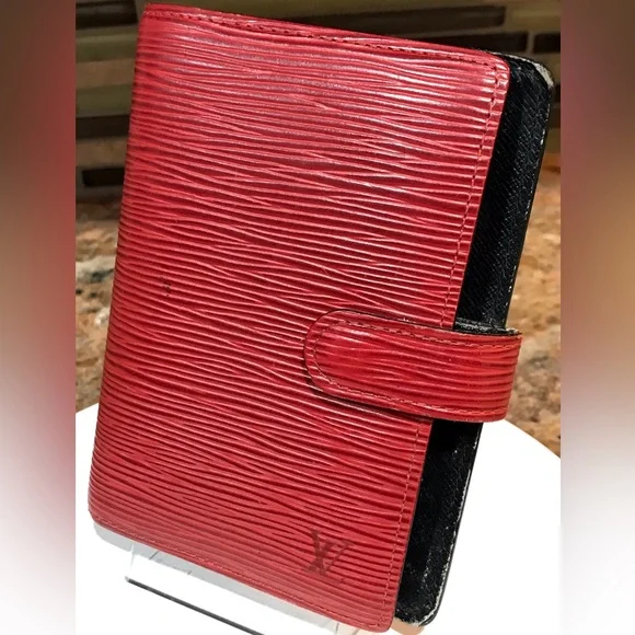 LOUIS VUITTON Epi Leather Agenda/ Notebook Cover- Red 🤩🔥❤️